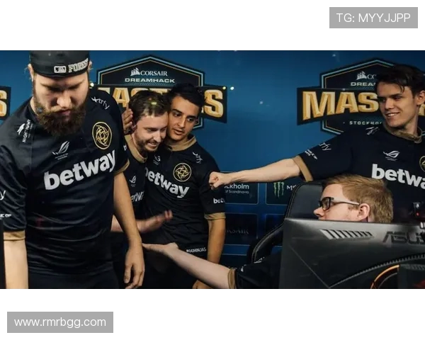 V5战队在Major赛积分榜中以62分稳居第一位置展现强劲实力