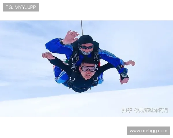 成都极限运动队与北京极限运动队赛后分析力量对决的精彩瞬间