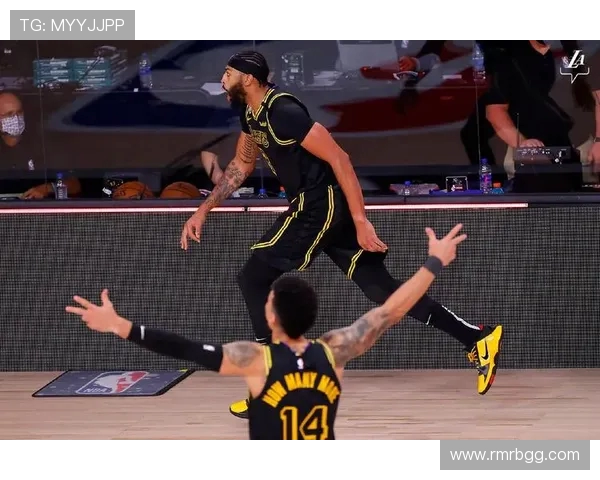 季后赛精彩回顾湖人对掘金的激烈对决录像分析与亮点总结