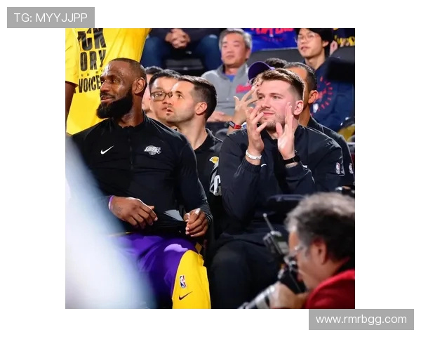 湖人快船对决再掀波澜球员冲突引发赛场打斗风波