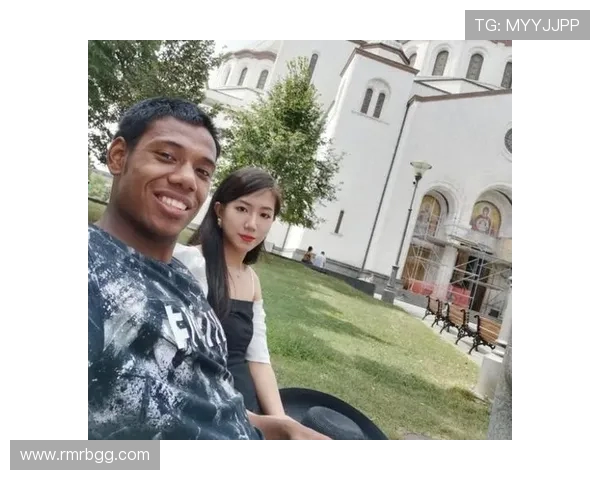 祝铭震的奋斗历程与音乐梦想：从小镇少年到乐坛新星的成长故事