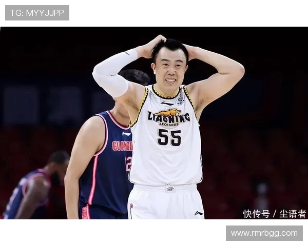 韩德君：从篮球场上的巨星到人生舞台的励志榜样