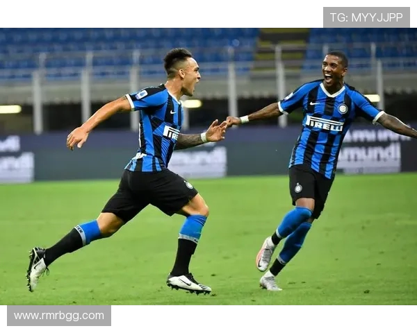 马丁内斯:从足球场上的传奇到生活中的启示与奋斗历程 马丁内斯:从足球场上的传奇到生活中的启示与奋斗历程